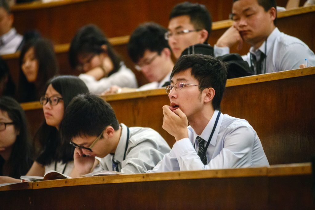 شرایط اخذ بورسیه تحصیلی دانشگاه‌های پزشکی و دندانپزشکی چین