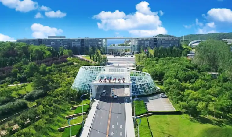 تصویر دانشگاه دالیان مدیکال چین